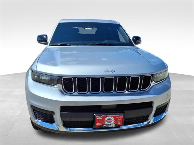 2025 Jeep Grand Cherokee Laredo 4x4