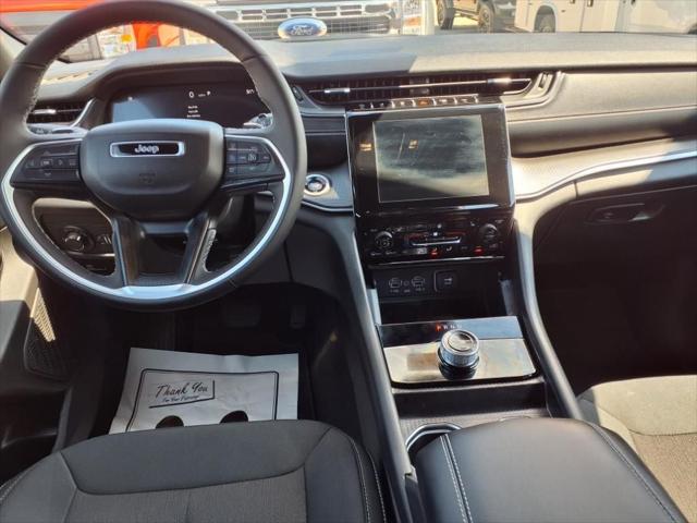 2025 Jeep Grand Cherokee Laredo 4x4