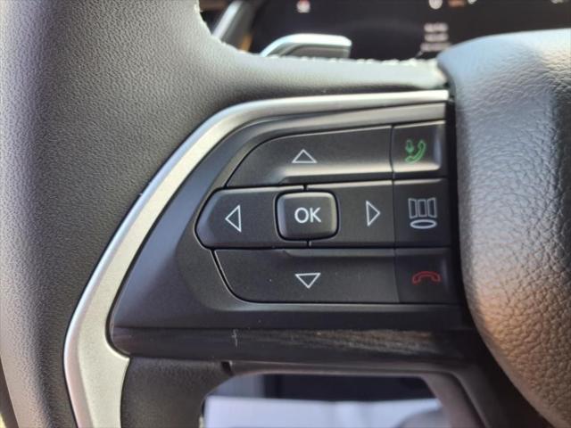 2025 Jeep Grand Cherokee Laredo 4x4