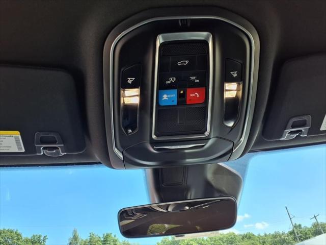 2025 Jeep Grand Cherokee Laredo 4x4