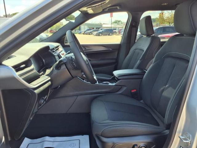 2025 Jeep Grand Cherokee Laredo 4x4