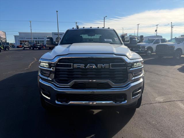 2025 RAM Ram 5500 Chassis Cab RAM 5500 TRADESMAN CHASSIS CREW CAB 4X4 84 CA