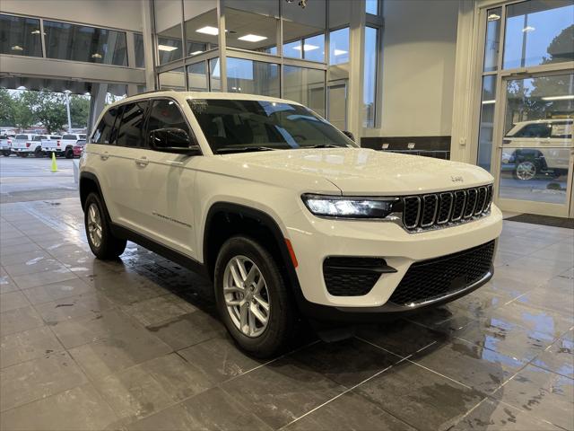 2025 Jeep Grand Cherokee GRAND CHEROKEE LAREDO X 4X4