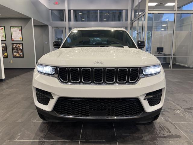 2025 Jeep Grand Cherokee GRAND CHEROKEE LAREDO X 4X4