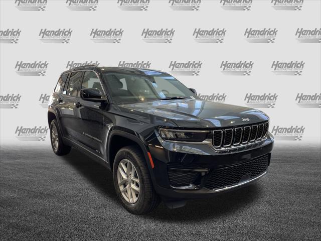 2025 Jeep Grand Cherokee GRAND CHEROKEE LAREDO X 4X4