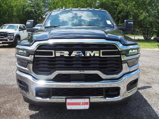 2025 RAM Ram 3500 Chassis Cab RAM 3500 TRADESMAN CREW CAB CHASSIS 4X4 60 CA