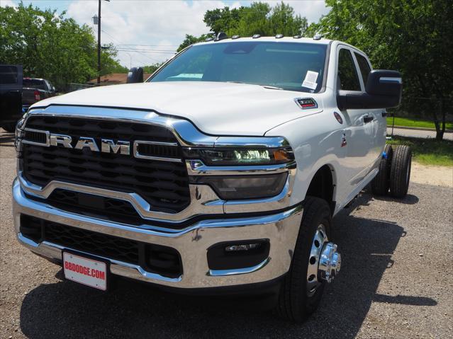2025 RAM Ram 3500 Chassis Cab RAM 3500 TRADESMAN CREW CAB CHASSIS 4X4 60 CA