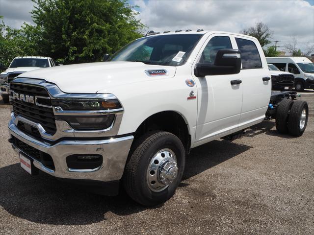 2025 RAM Ram 3500 Chassis Cab RAM 3500 TRADESMAN CREW CAB CHASSIS 4X4 60 CA