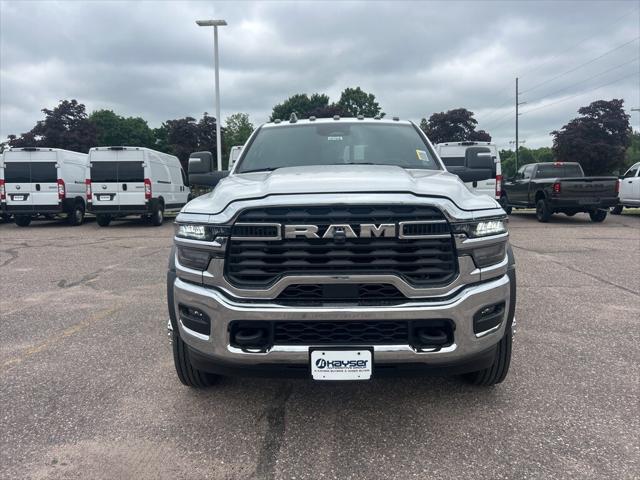 2025 RAM Ram 5500 Chassis Cab RAM 5500 TRADESMAN CHASSIS CREW CAB 4X4 84 CA