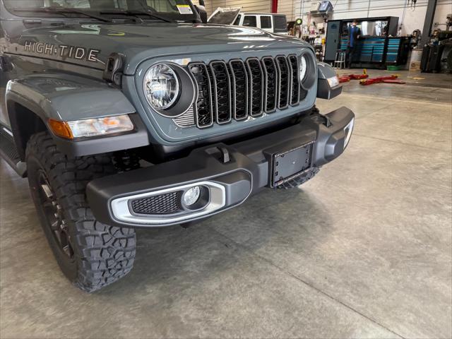 2025 Jeep Gladiator GLADIATOR HIGH TIDE 4X4