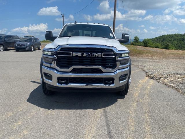 2025 RAM Ram 5500 Chassis Cab RAM 5500 TRADESMAN CHASSIS CREW CAB 4X4 84 CA