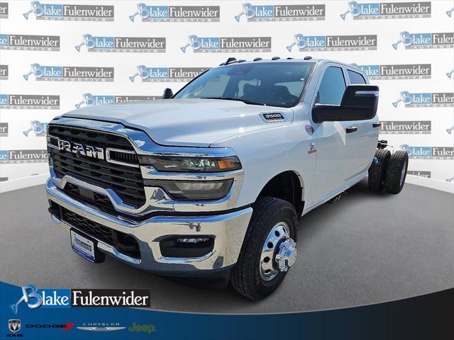 2025 RAM Ram 3500 Chassis Cab RAM 3500 TRADESMAN CREW CAB CHASSIS 4X4 60 CA