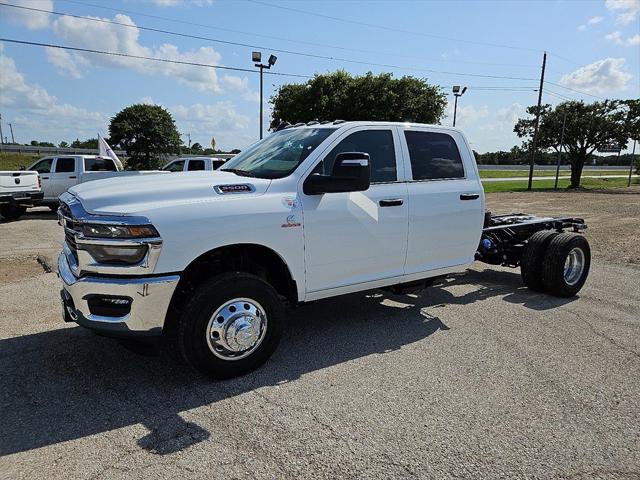 2025 RAM Ram 3500 Chassis Cab RAM 3500 TRADESMAN CREW CAB CHASSIS 4X4 60 CA