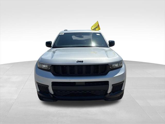 2025 Jeep Grand Cherokee GRAND CHEROKEE L ALTITUDE 4X4