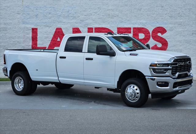 2025 RAM Ram 3500 RAM 3500 TRADESMAN CREW CAB 4X4 8 BOX