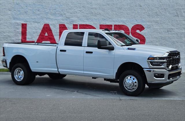 2025 RAM Ram 3500 RAM 3500 TRADESMAN CREW CAB 4X4 8 BOX