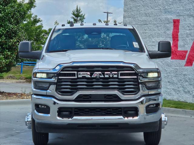 2025 RAM Ram 3500 RAM 3500 TRADESMAN CREW CAB 4X4 8 BOX