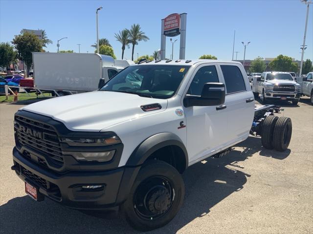 2025 RAM Ram 5500 Chassis Cab RAM 5500 TRADESMAN CHASSIS CREW CAB 4X4 60 CA