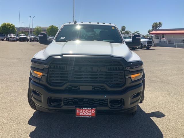 2025 RAM Ram 5500 Chassis Cab RAM 5500 TRADESMAN CHASSIS CREW CAB 4X4 60 CA