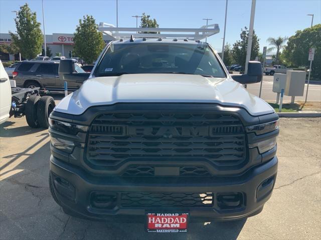 2025 RAM Ram 3500 Chassis Cab RAM 3500 TRADESMAN CREW CAB CHASSIS 4X2 60 CA