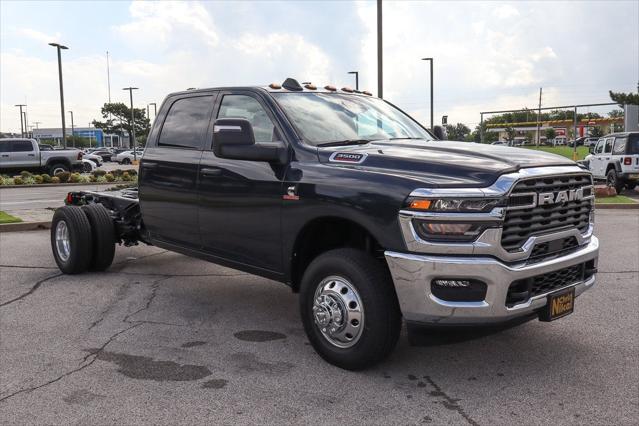 2025 RAM Ram 3500 Chassis Cab RAM 3500 TRADESMAN CREW CAB CHASSIS 4X4 60 CA