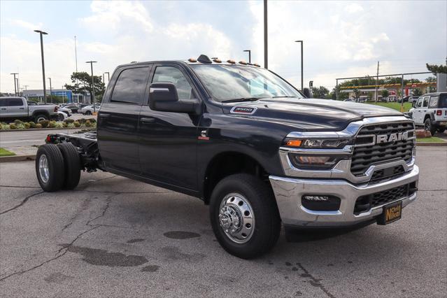 2025 RAM Ram 3500 Chassis Cab RAM 3500 TRADESMAN CREW CAB CHASSIS 4X4 60 CA