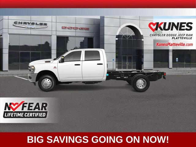 2025 RAM Ram 3500 Chassis Cab RAM 3500 TRADESMAN CREW CAB CHASSIS 4X4 60 CA
