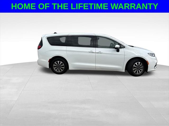 2023 Chrysler Pacifica Hybrid Touring L