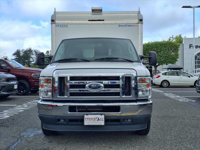 2022 Ford E-350 Cutaway Base