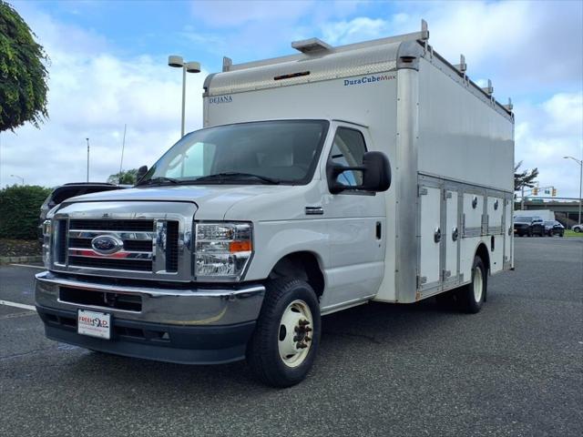 2022 Ford E-350 Cutaway Base