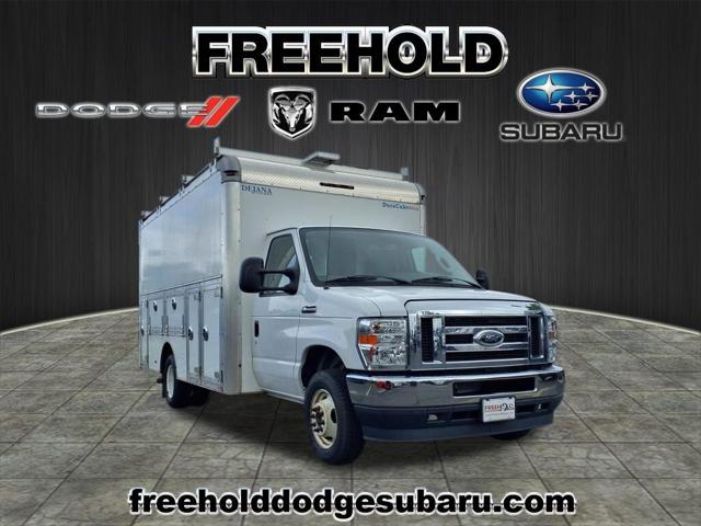 2022 Ford E-350 Cutaway Base