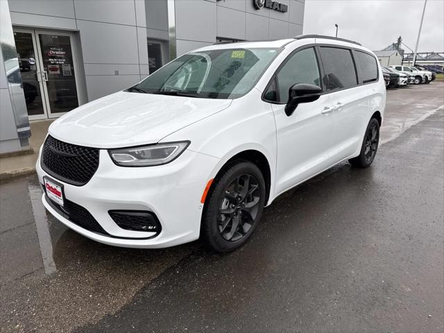 2024 Chrysler Pacifica Limited AWD