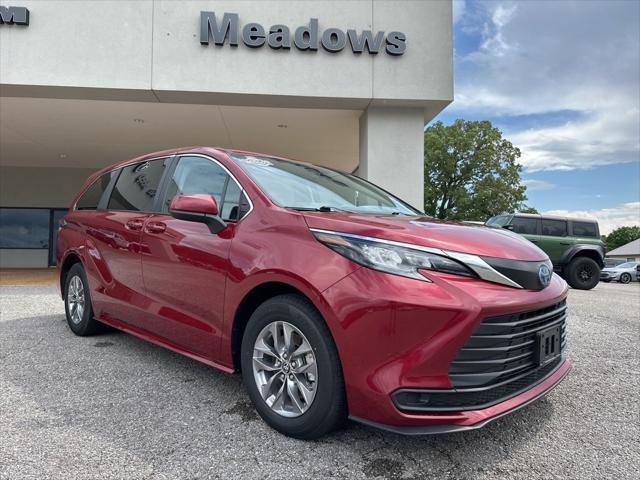 2024 Toyota Sienna LE