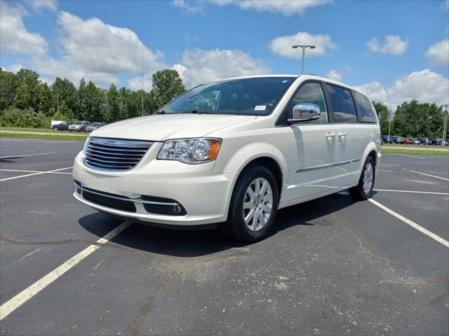2012 Chrysler Town and Country Touring-L