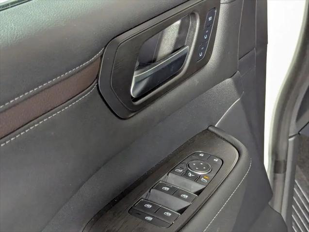 2025 Nissan Armada SL 4WD