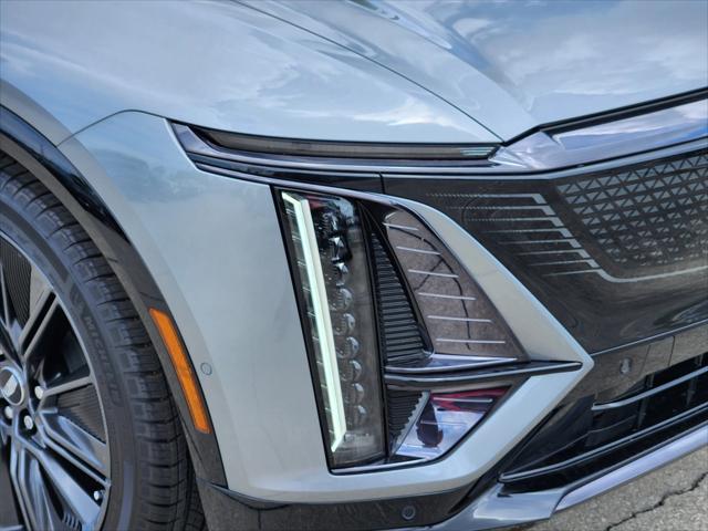 2025 Cadillac iQ Sport w/1SK