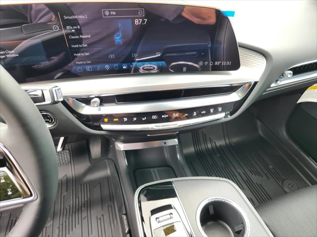 2025 Cadillac iQ Sport w/1SK