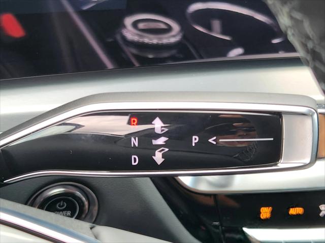 2025 Cadillac iQ Sport w/1SK