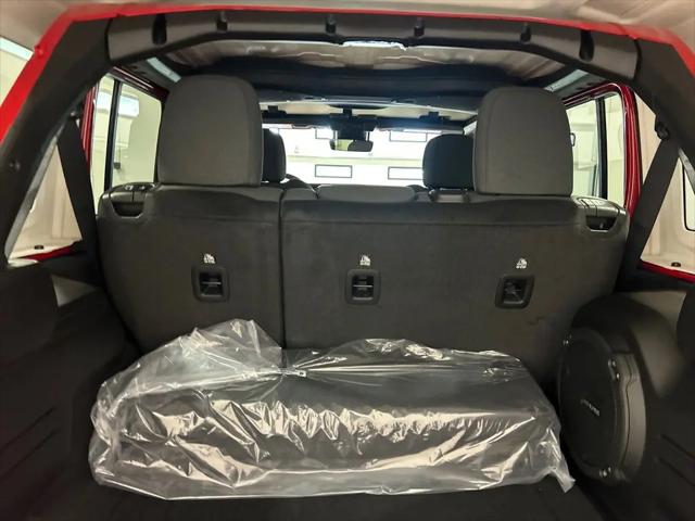 2025 Jeep Wrangler 4-Door Sahara 4x4