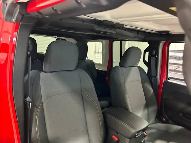 2025 Jeep Wrangler 4-Door Sahara 4x4