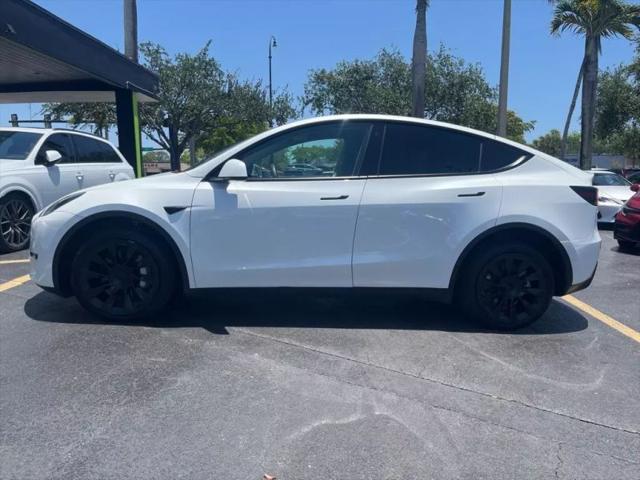 2022 Tesla Model Y Long Range Dual Motor All-Wheel Drive