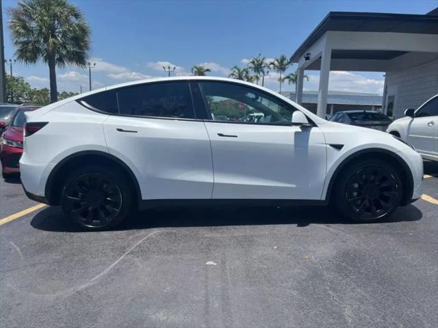 2022 Tesla Model Y Long Range Dual Motor All-Wheel Drive