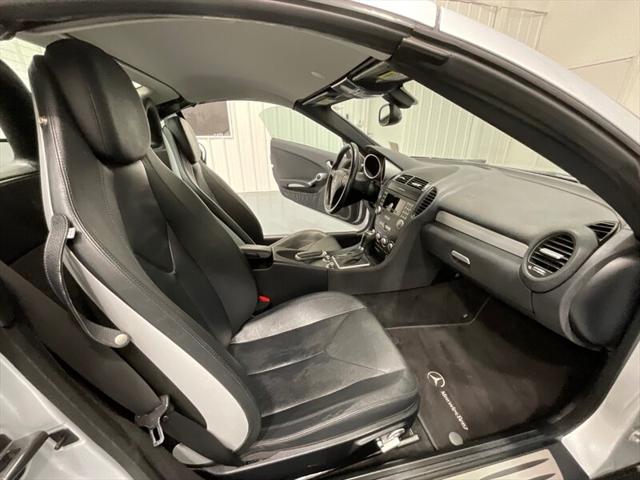 2006 Mercedes-Benz SLK SLK 350 SLK 350 2dr Convertible / 3.0L V6 / Leather Seats