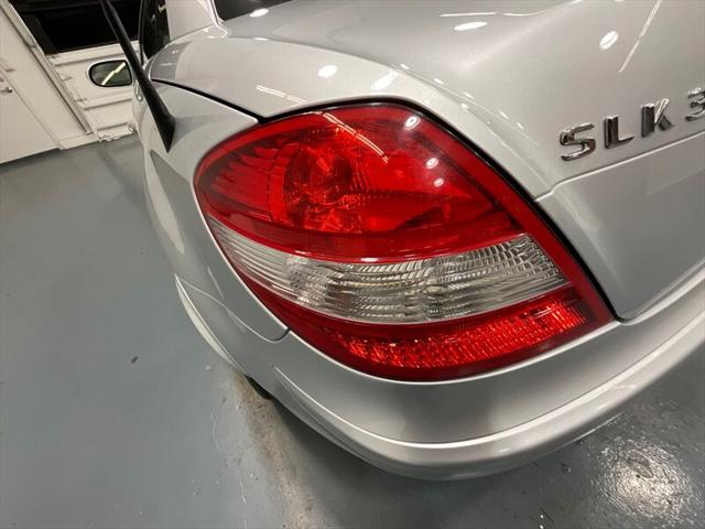 2006 Mercedes-Benz SLK SLK 350 SLK 350 2dr Convertible / 3.0L V6 / Leather Seats