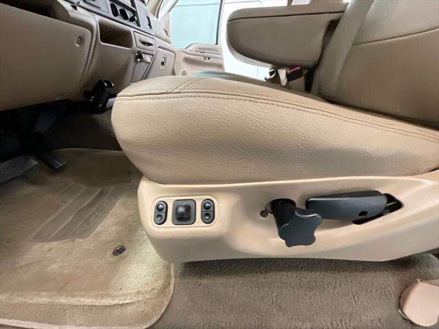 1999 Ford F-250 Lariat Crew Cab 4X4/7.3L DIESEL / 1-OWNER /Leather