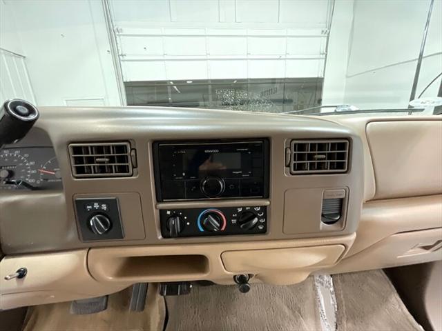 1999 Ford F-250 Lariat Crew Cab 4X4/7.3L DIESEL / 1-OWNER /Leather