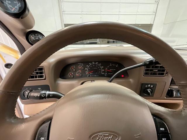 1999 Ford F-250 Lariat Crew Cab 4X4/7.3L DIESEL / 1-OWNER /Leather