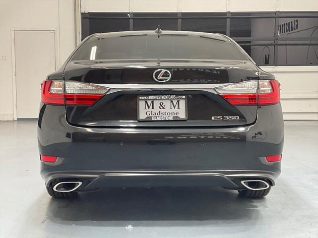 2016 Lexus ES 350 Luxury Sedan V6 / Heated Cooled Seats/ 63K MILES