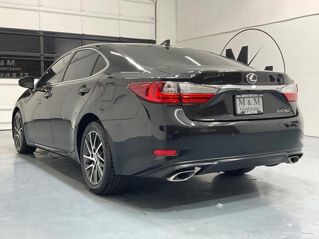 2016 Lexus ES 350 Luxury Sedan V6 / Heated Cooled Seats/ 63K MILES