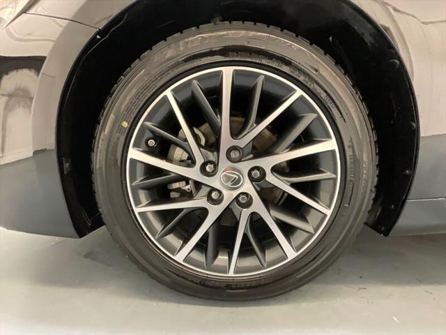 2016 Lexus ES 350 Luxury Sedan V6 / Heated Cooled Seats/ 63K MILES